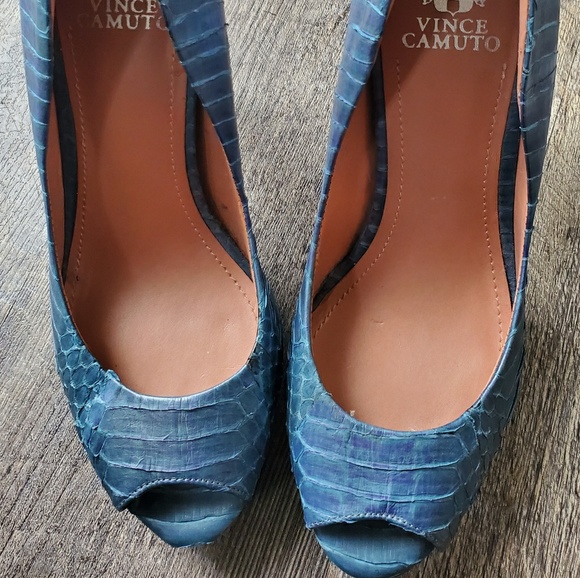 Vince Camuto Snake Skin Peep Toe High Heels - Picture 1 of 8